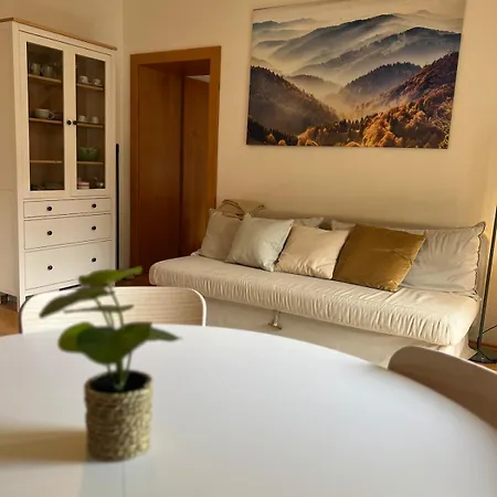 Trio One Location, Endless Destinations Apartament
